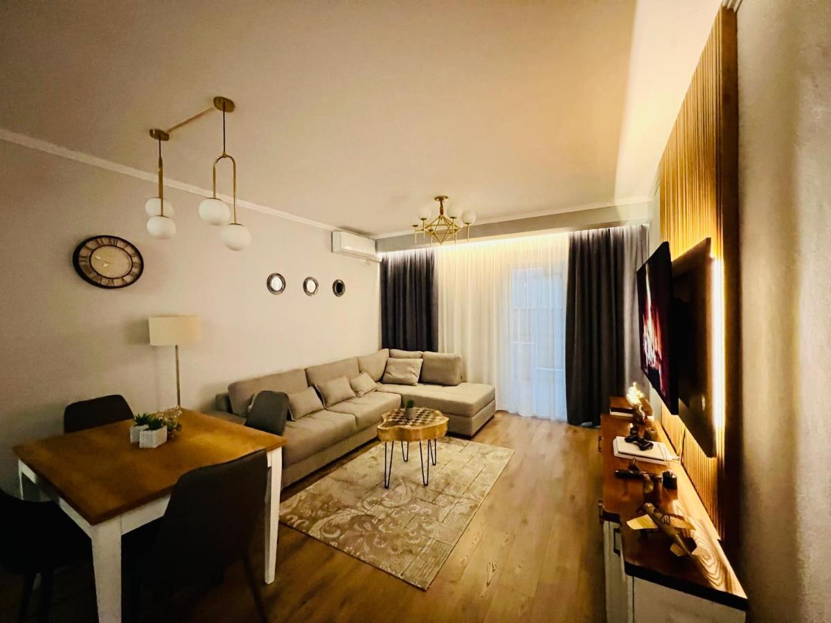 Luxury Apartaments Tirana Esterno foto