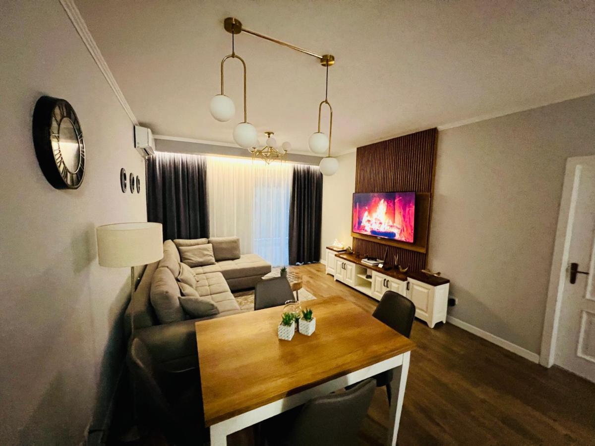 Luxury Apartaments Tirana Esterno foto