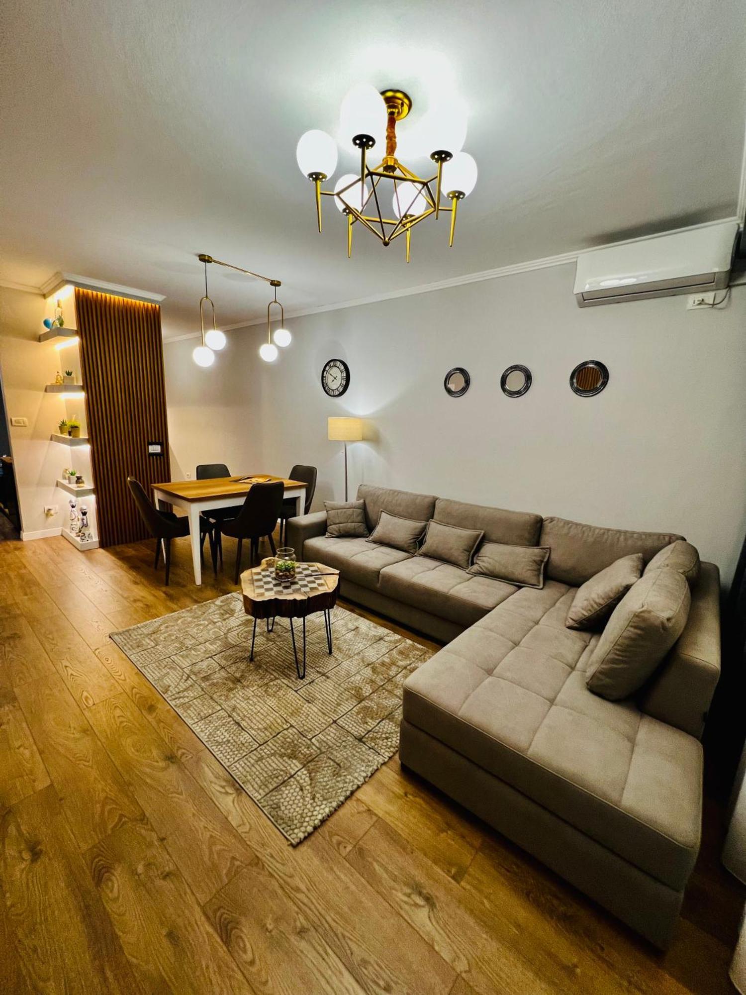 Luxury Apartaments Tirana Esterno foto