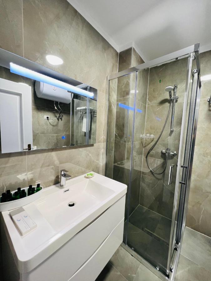 Luxury Apartaments Tirana Esterno foto