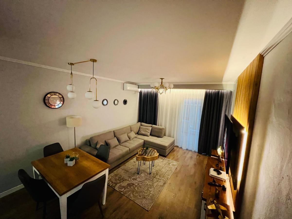 Luxury Apartaments Tirana Esterno foto